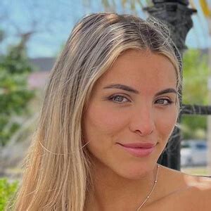 Vanna Fox