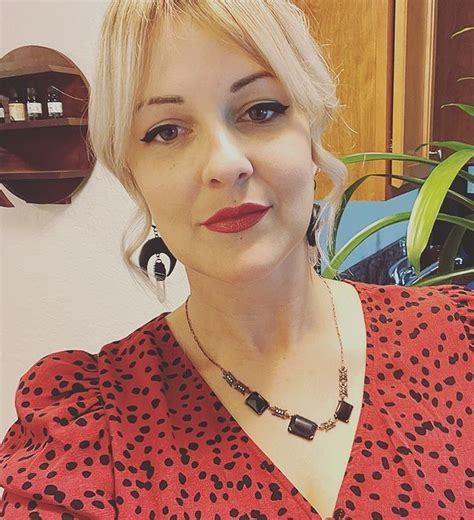 Neli Hernandez