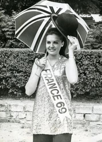Suzanne Angly #12