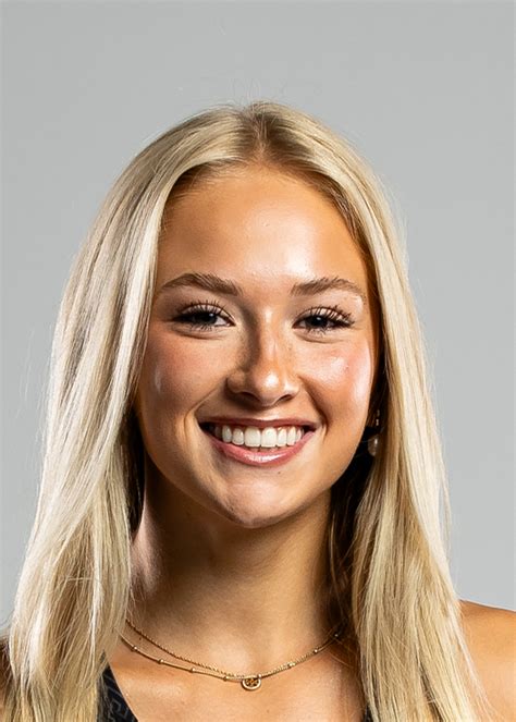 Amanda Stella