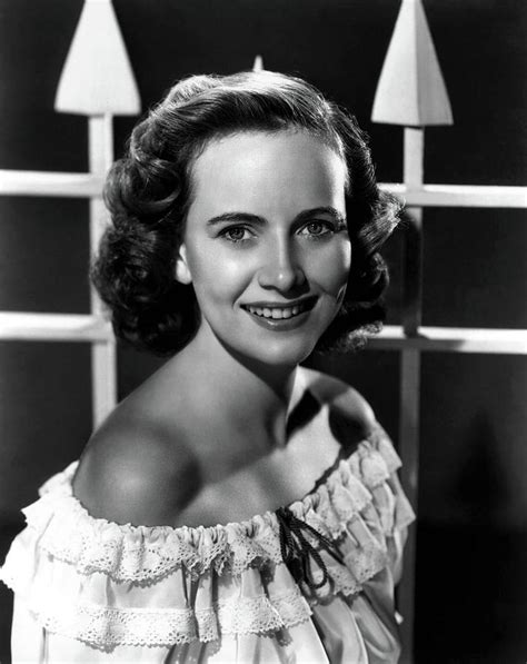 Teresa Wright #18