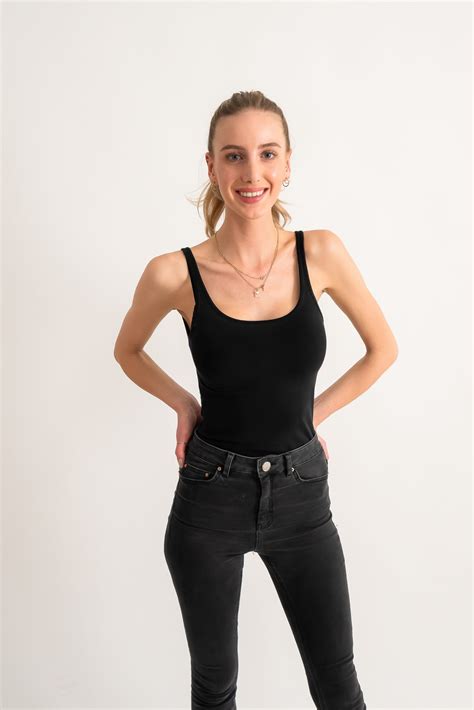 Tereza Holanova #12