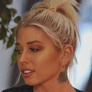 Valentina (Instagram)