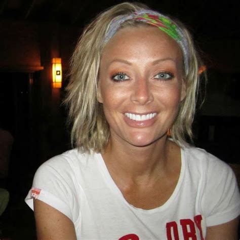 Vikki Thomas #9