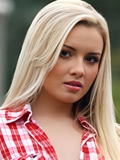 Yasmin Assis #12