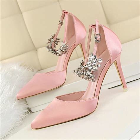 pink shoe