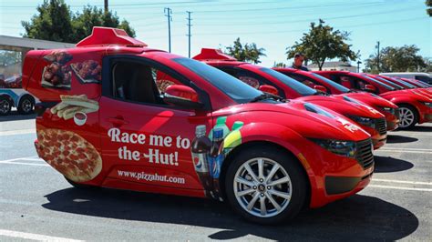 pizza hut delivery car