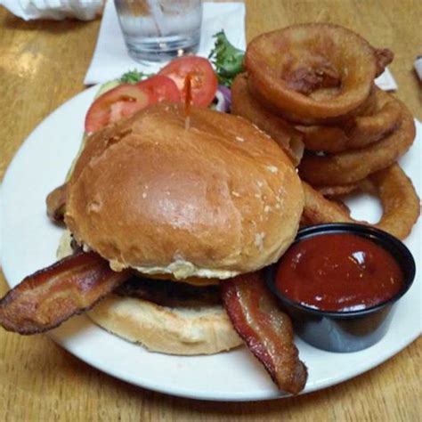 places to eat in marietta ohio