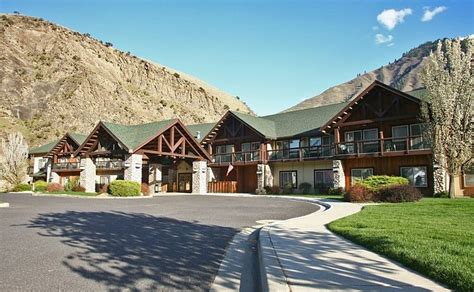 places to stay in salmon idaho