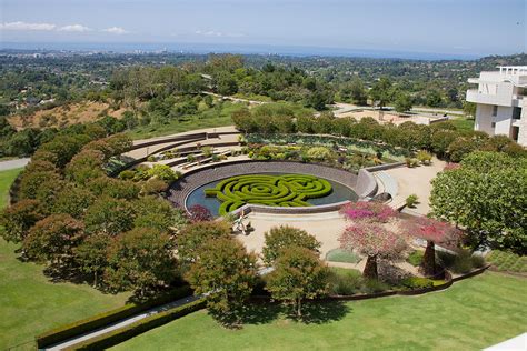 plants in the gettys central garden Kindle Editon