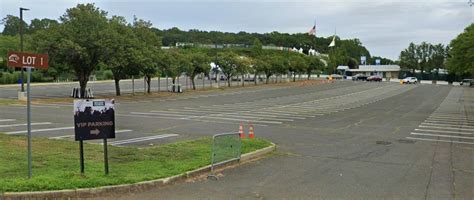 pnc arts center holmdel parking