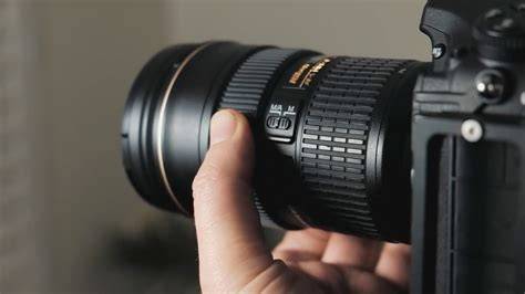 point and shoot camera with manual focus ring Reader