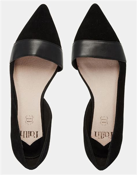 pointed flat shoes