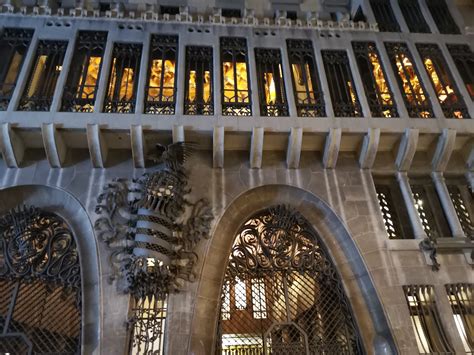 quién diseñóel palau guell