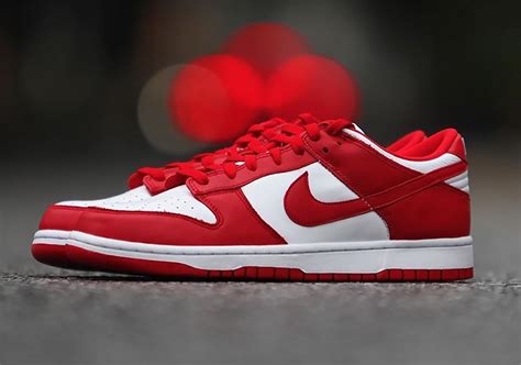 red and white dunk