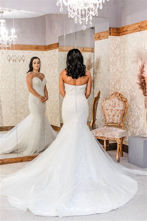 rent wedding dress