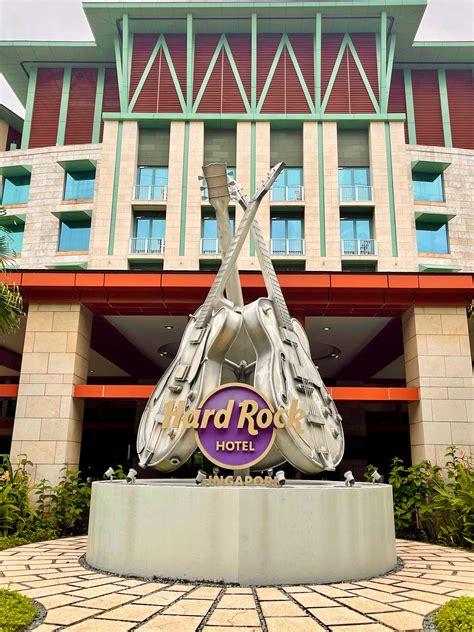 resorts world sentosa hard rock hotel