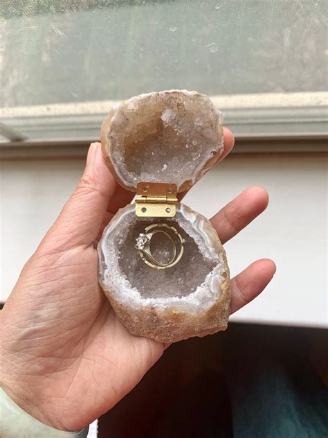 ring box geode