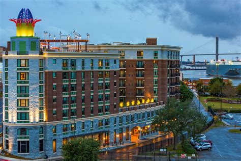 riverfront hotels in savannah ga