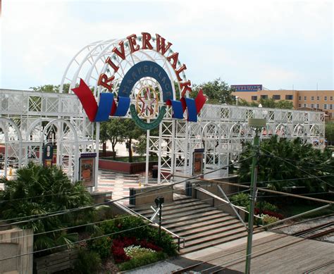 riverwalk mall in new orleans la