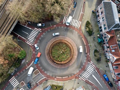 rotonde als morgen de auto eens zou verdwijnen PDF