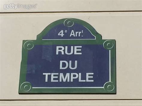 rue du temple street sign