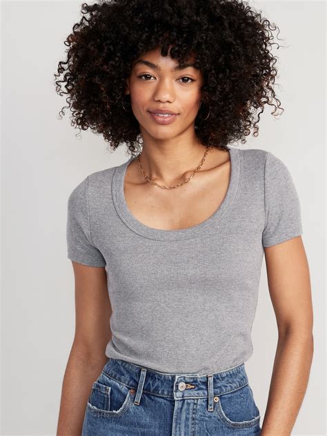 scoop neck t shirt