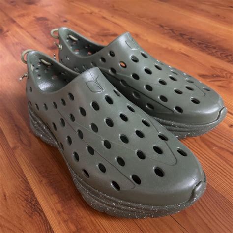 shoes that look like crocs