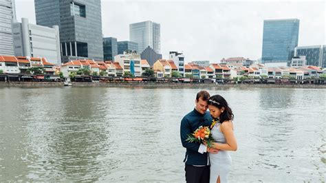 singaporean marry foreigner