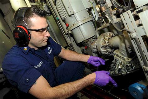 skills required for ship engineer