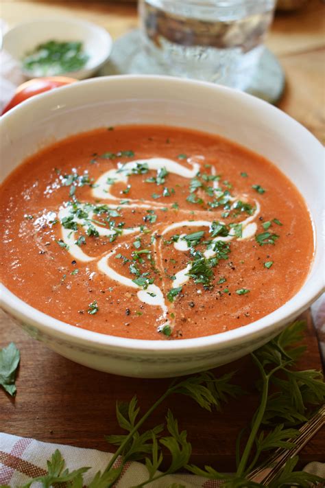 slow cooker tomato soup with fresh tomatoes