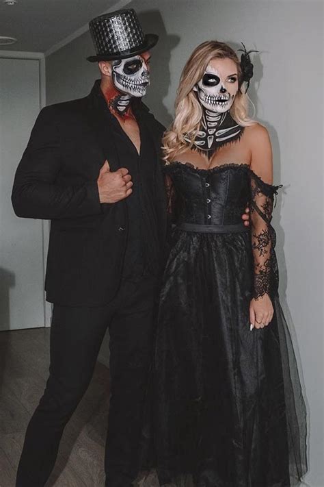 spooky halloween costumes couples