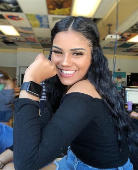 staceyyrosado: The Making of a Social Media Sensation