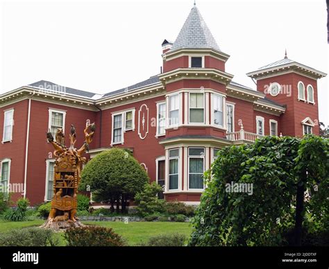 stephen king house bangor maine