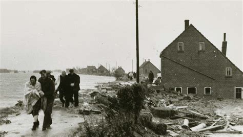 storm over nederland roman van de overstromingen van 1953 Doc