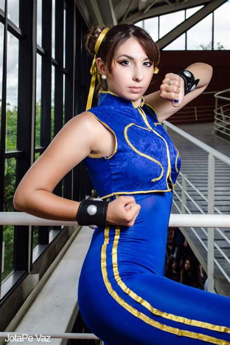 street fighter chun li cosplay