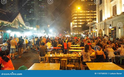 street food in singapore at night