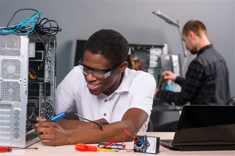 supervising computer service technician PDF