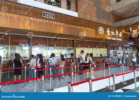 taipei main station shopping opening hours