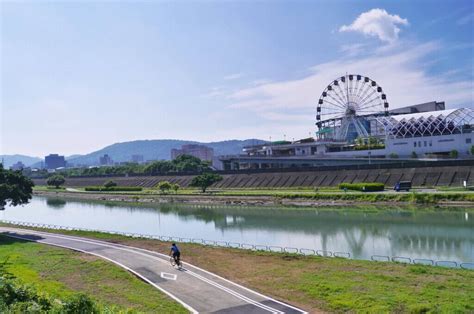 taipei riverside bike path