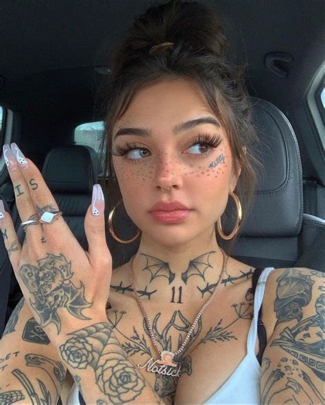 tatted baddie