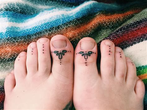 tattooed toes