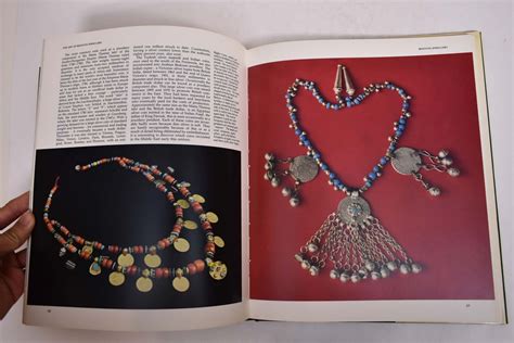 the art of bedouin jewelry a saudi arabian profile Epub
