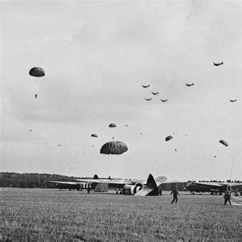 the battle of arnhem a bridge to the future schoolproject met de bevrijders na 60 jaar Kindle Editon