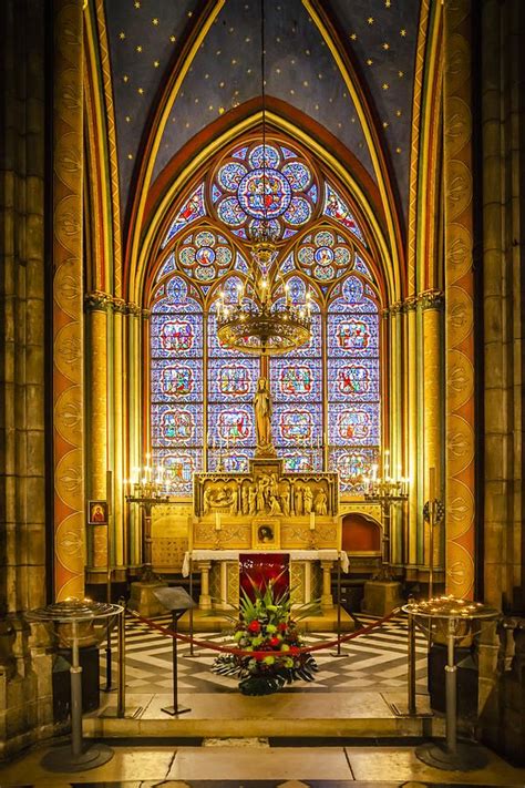 the chapels of notre dame Reader