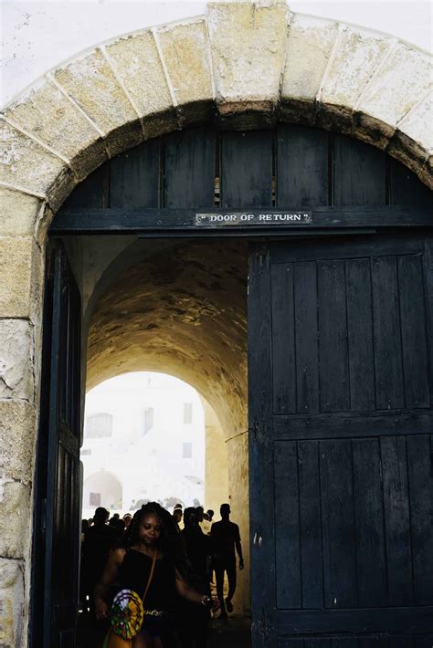 the door of no return the history of cape coast castle and the atlantic slave trade Kindle Editon