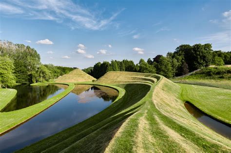 the garden of cosmic speculation PDF