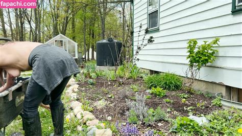 the naked gardener nude