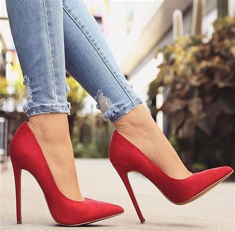 those red high heels Reader