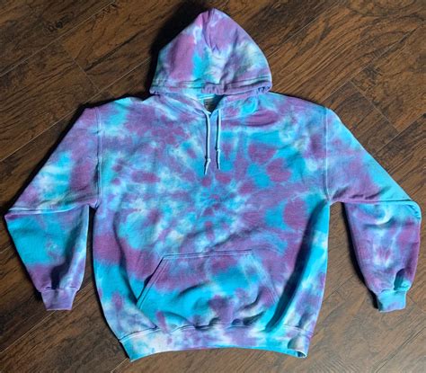 tie die sweatshirt